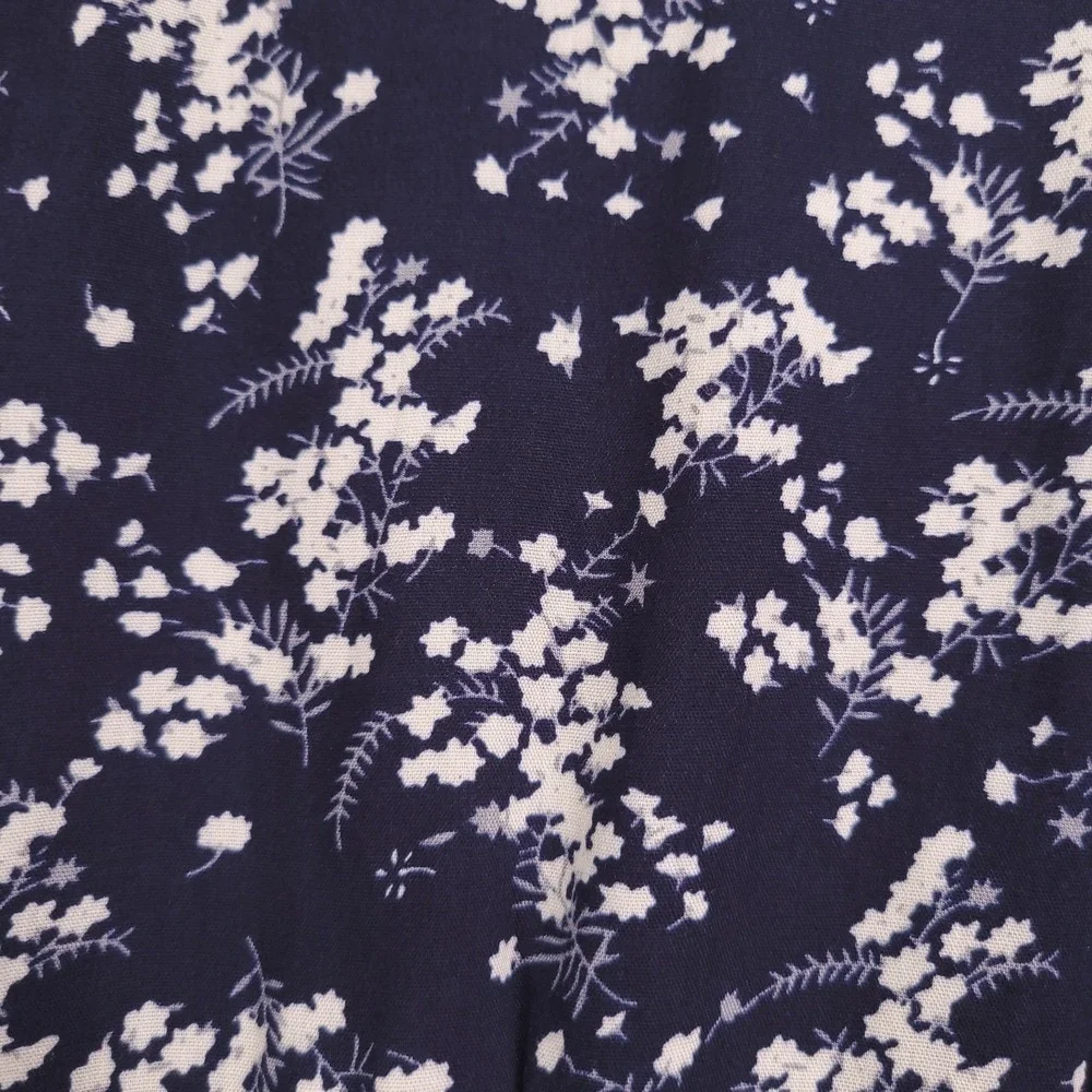 GRADE & GATHER Top Size LARGE Remmi Navy Blue Floral Smocked fab'rik NEW - Picture 14 of 16